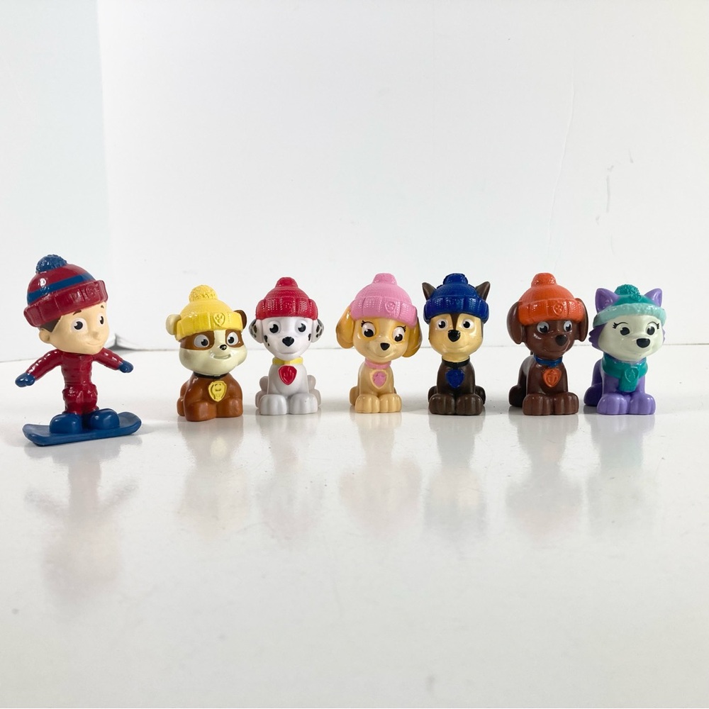 Paw Patrol Winter Snow Rescue Arctic Pups Lot of 6 Pups and Ryder Mini Figures